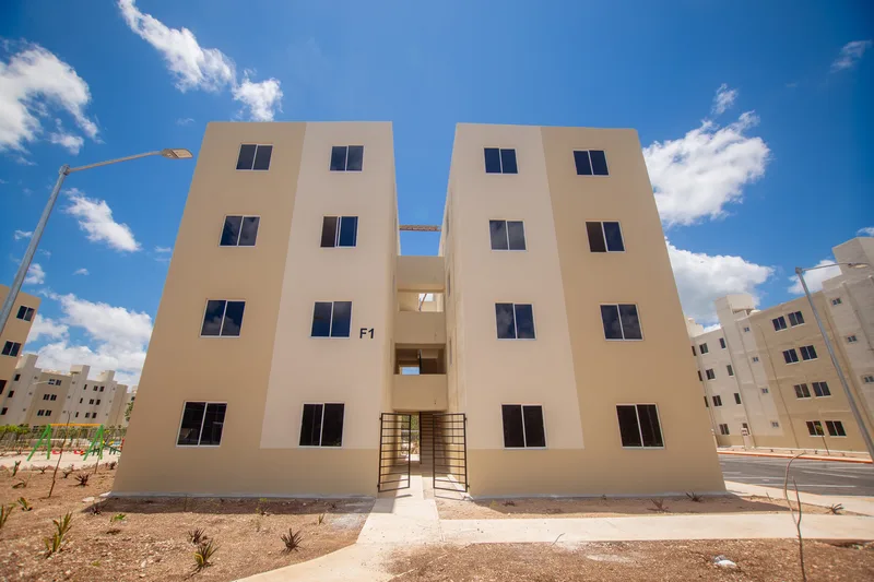 Fachada de departamentos en Aura Nova Cancún